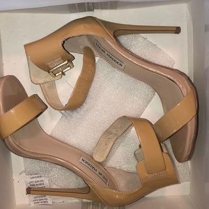 Fawn patent leather Marlenee heels